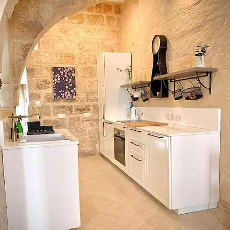 Terrace On Parish Street Bed & Breakfast Luqa