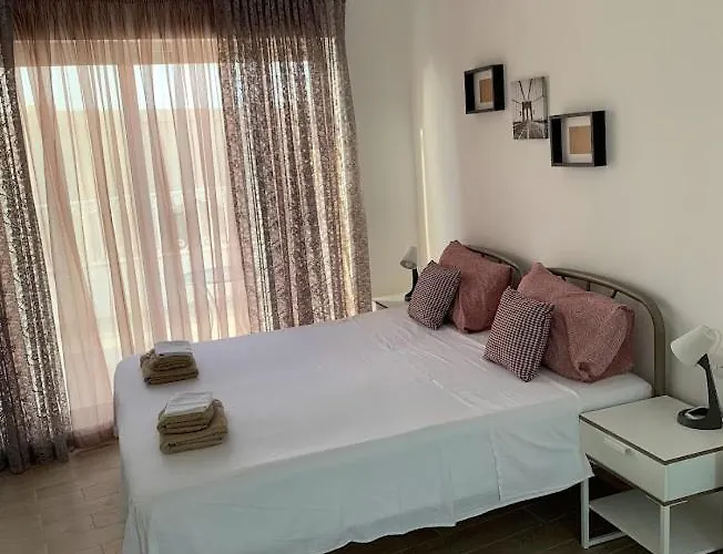 Terrace On Parish Street *